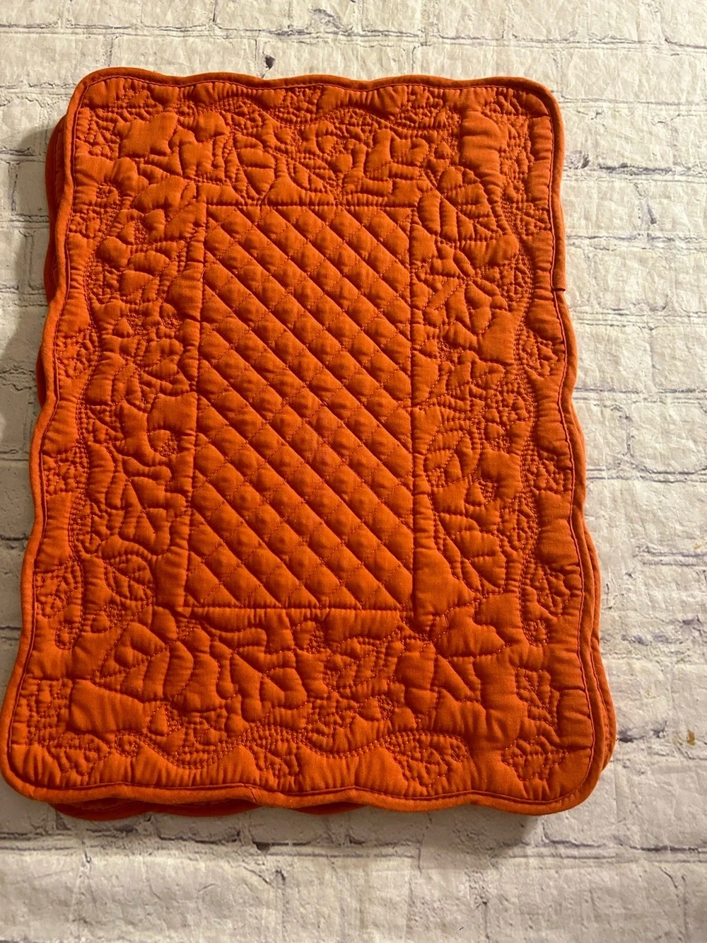 N/A quilted scalloped floral